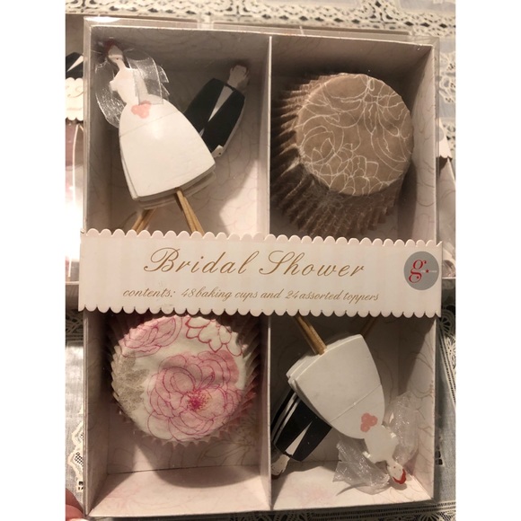 Bridal Shower Cupcake Liners & Toppers. BNWT - Picture 3 of 3